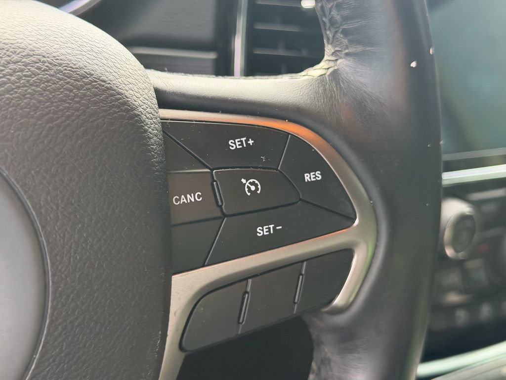 Used 2019 Jeep Grand Cherokee Limited RWD image 12