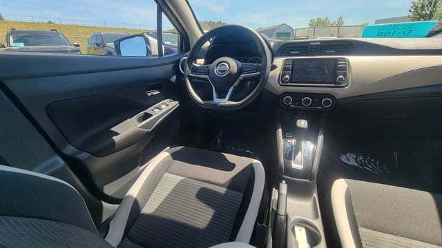 Used 2022 Nissan Versa SV w/ Trunk Package FWD image 15