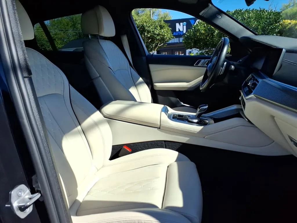 Used 2023 BMW X6 xDrive40i w/ M Sport Package image 9