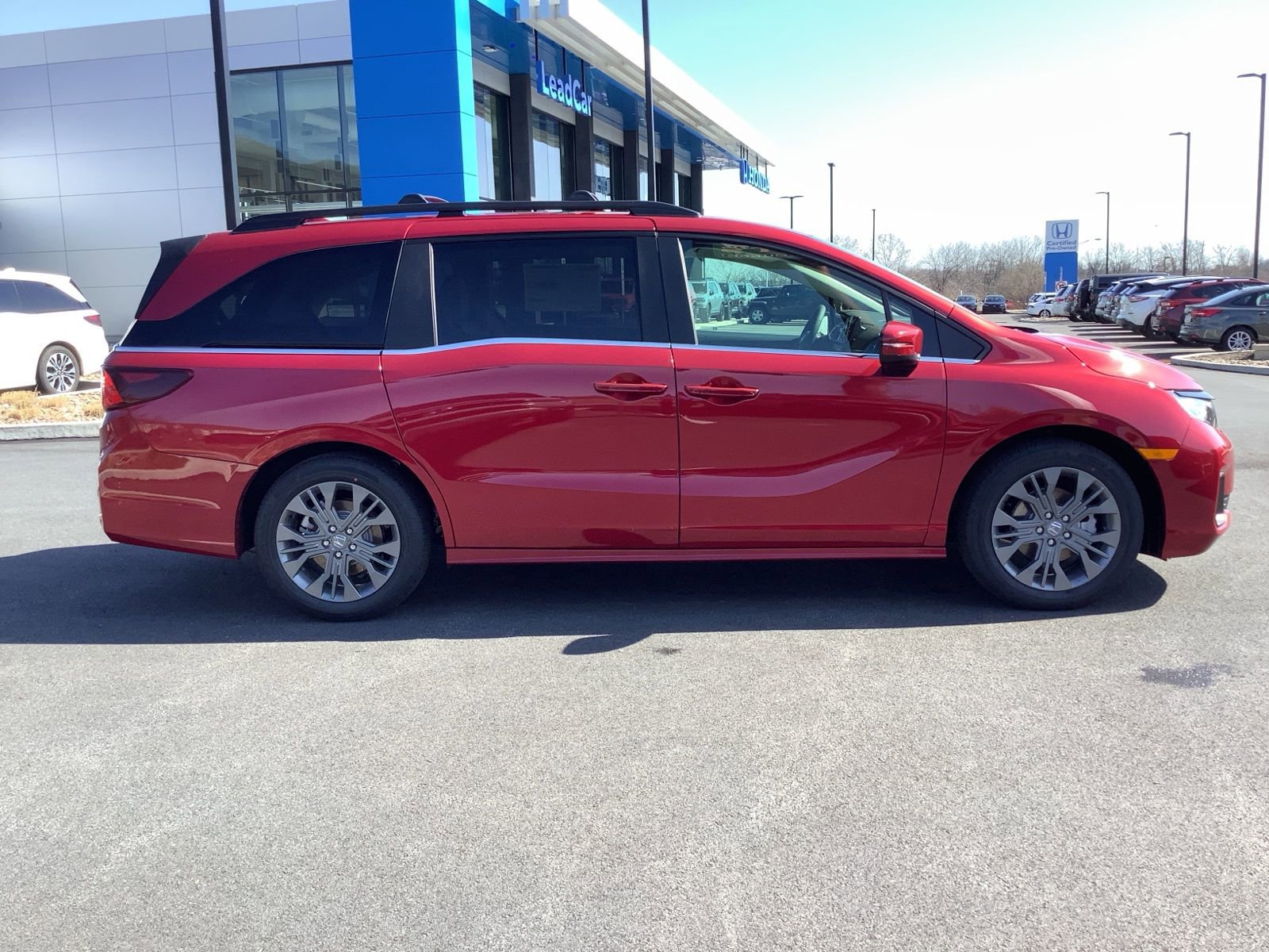 New 2026 Honda Odyssey Touring image 7