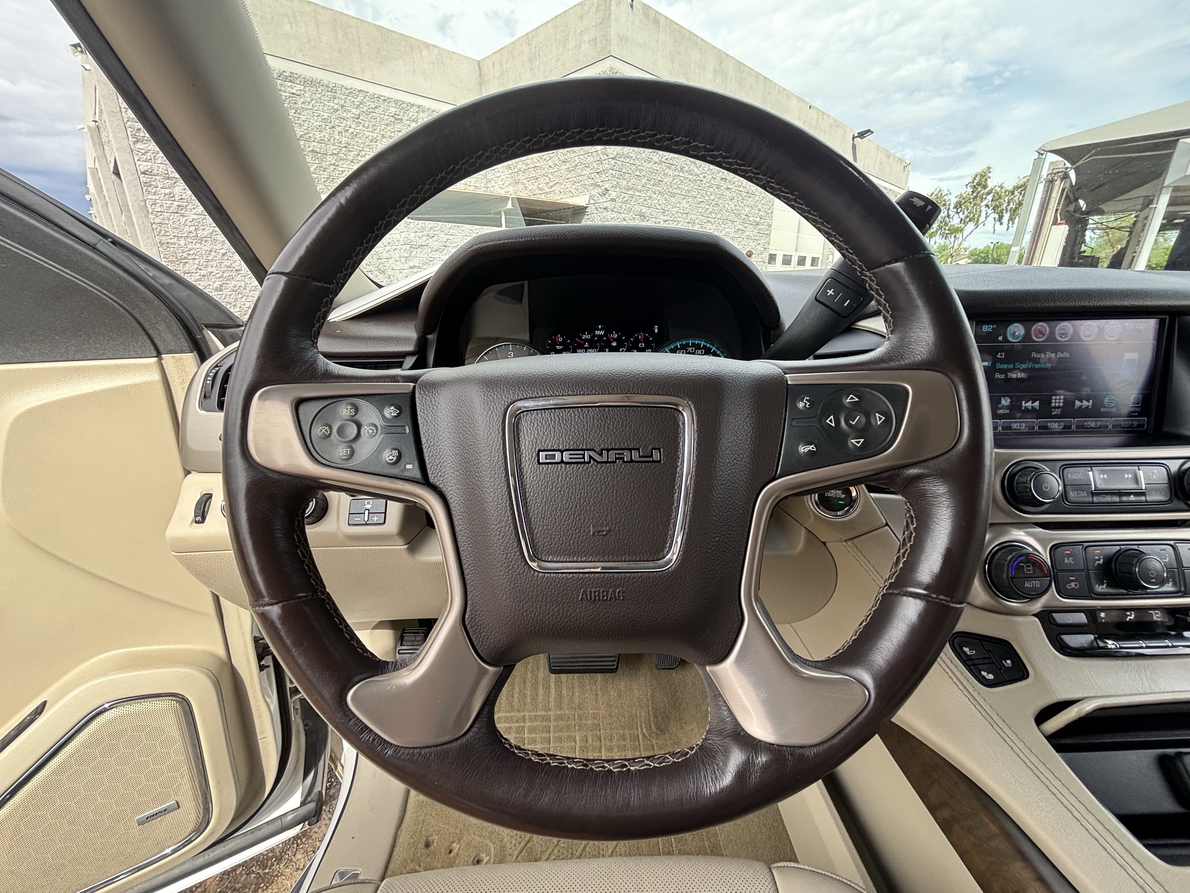 Used 2018 GMC Yukon Denali w/ Open Road Package AWD/4WD image 25