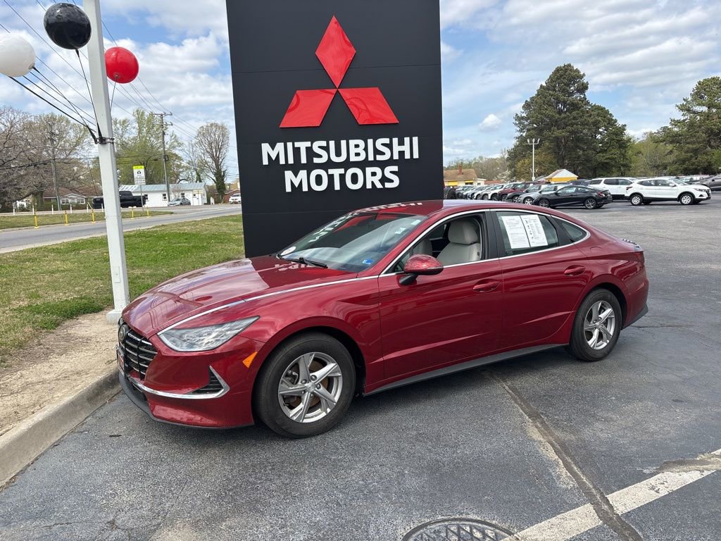 Used 2023 Hyundai Sonata SE w/ Cargo Package image 2