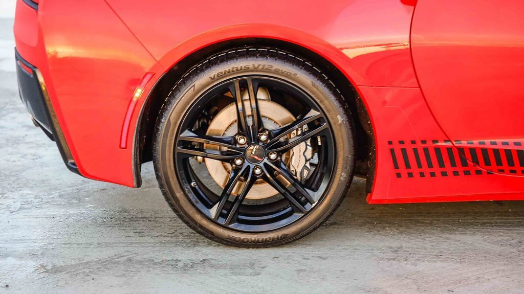 Used 2016 Chevrolet Corvette Stingray Coupe w/ Carbon Flash Badge Package image 12