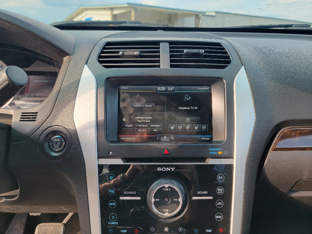 Used 2015 Ford Explorer Limited w/ Equipment Group 301A FWD image 18