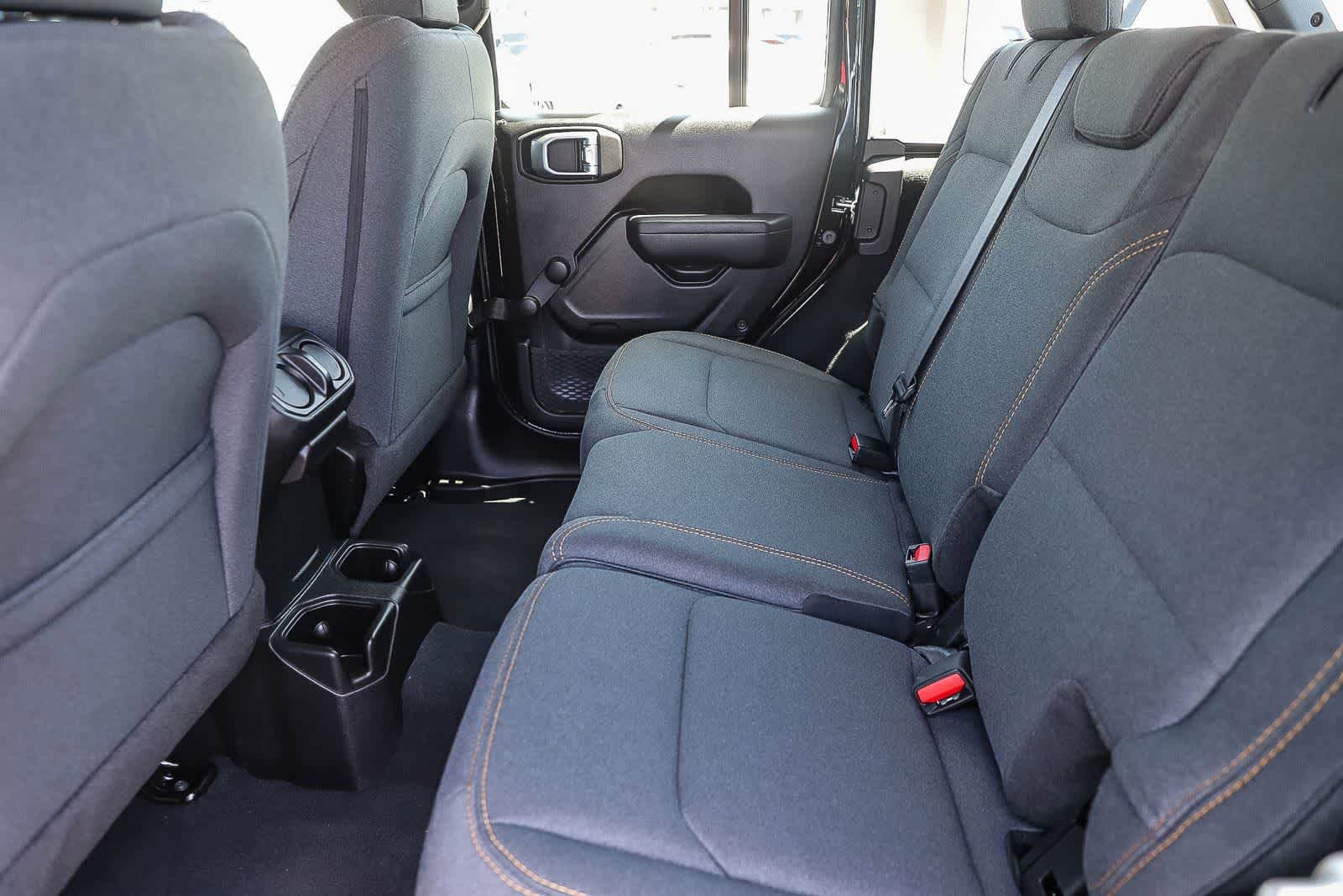 Used 2024 Jeep Wrangler Unlimited Sport AWD/4WD image 18