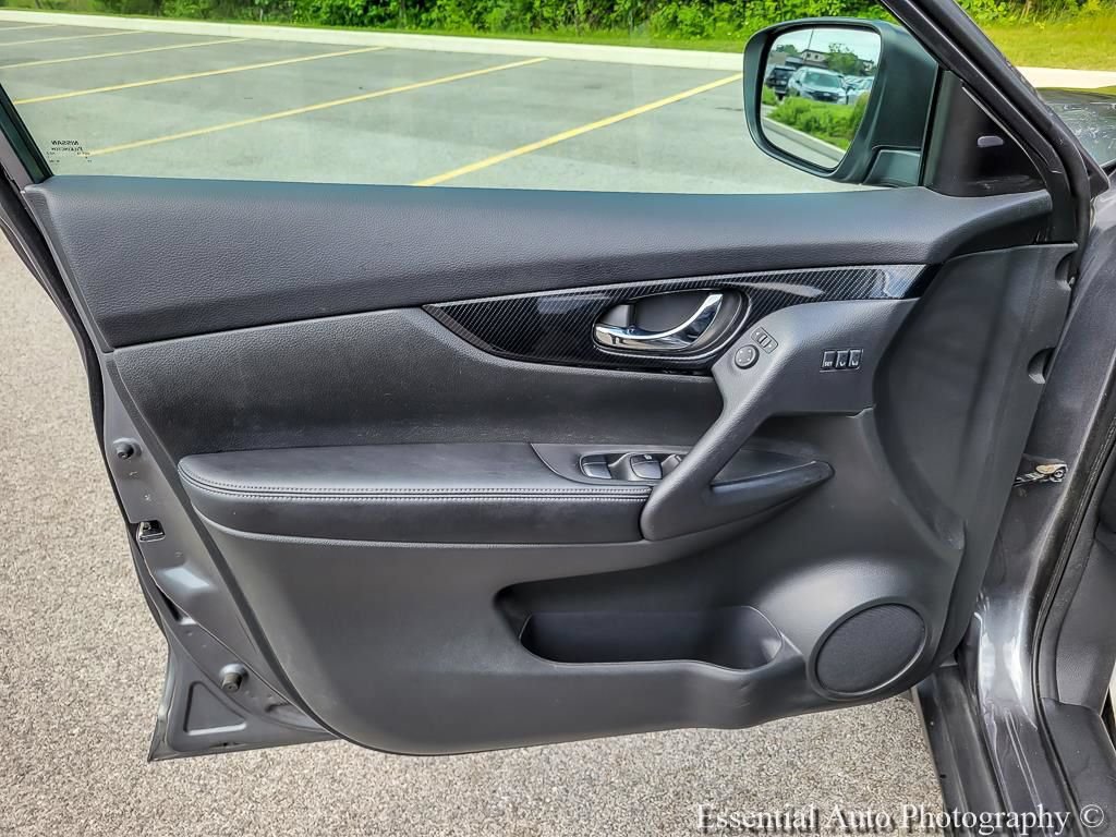 Used 2018 Nissan Rogue SL AWD/4WD image 25