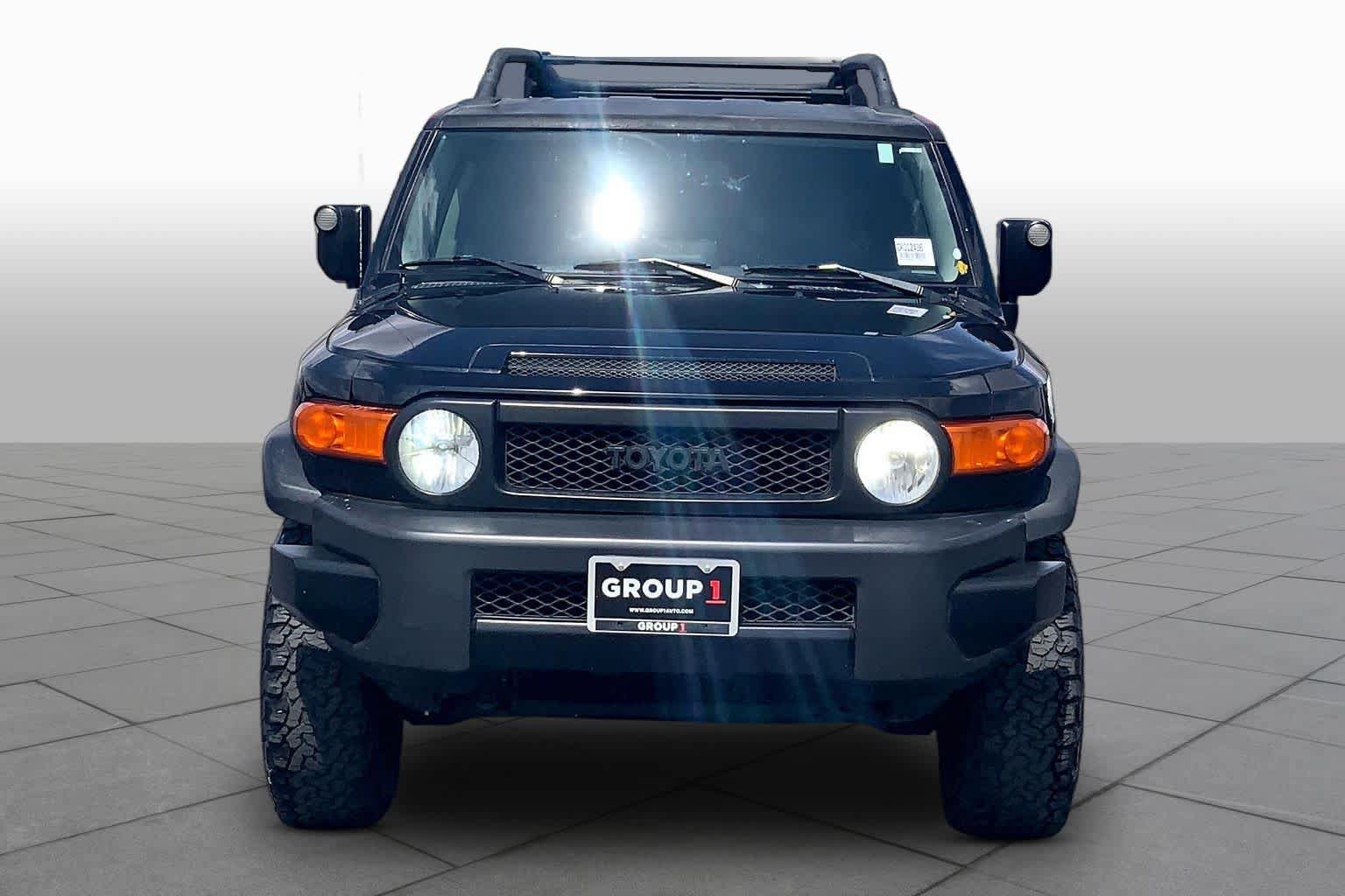 Used 2012 Toyota FJ Cruiser 2WD w/ Upgrade Pkg image 3