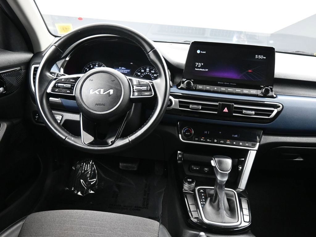 Certified 2022 Kia Seltos S image 19