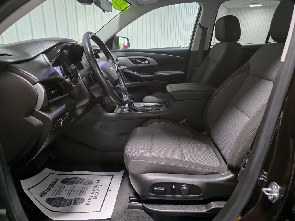 Used 2021 Chevrolet Traverse LT AWD/4WD image 8