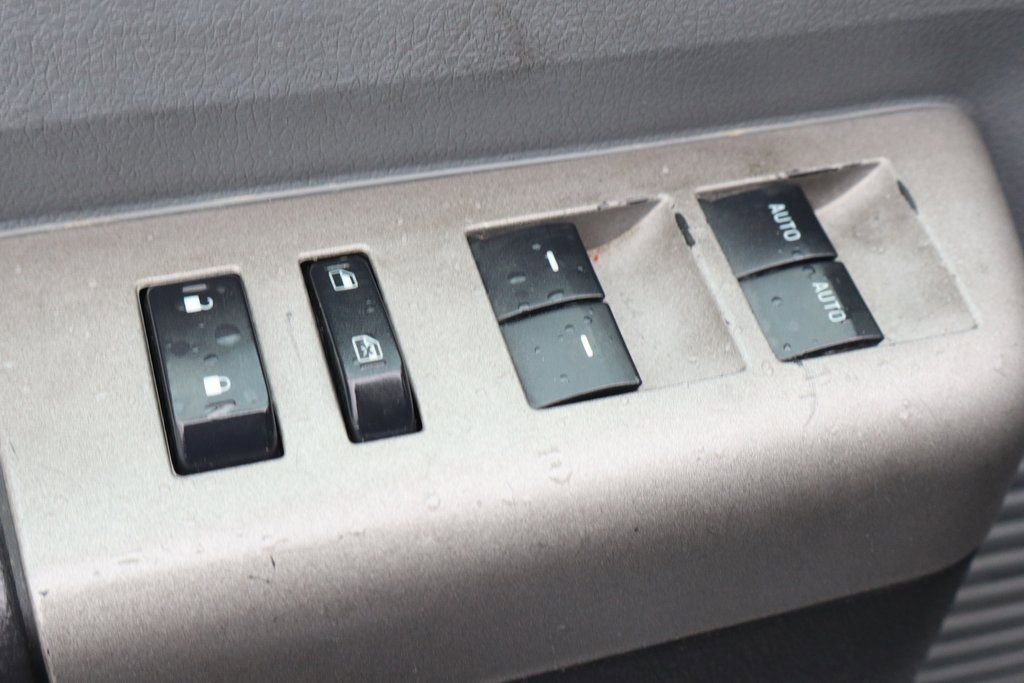 Used 2016 Ford F650 2WD Crew Cab Super Duty image 22