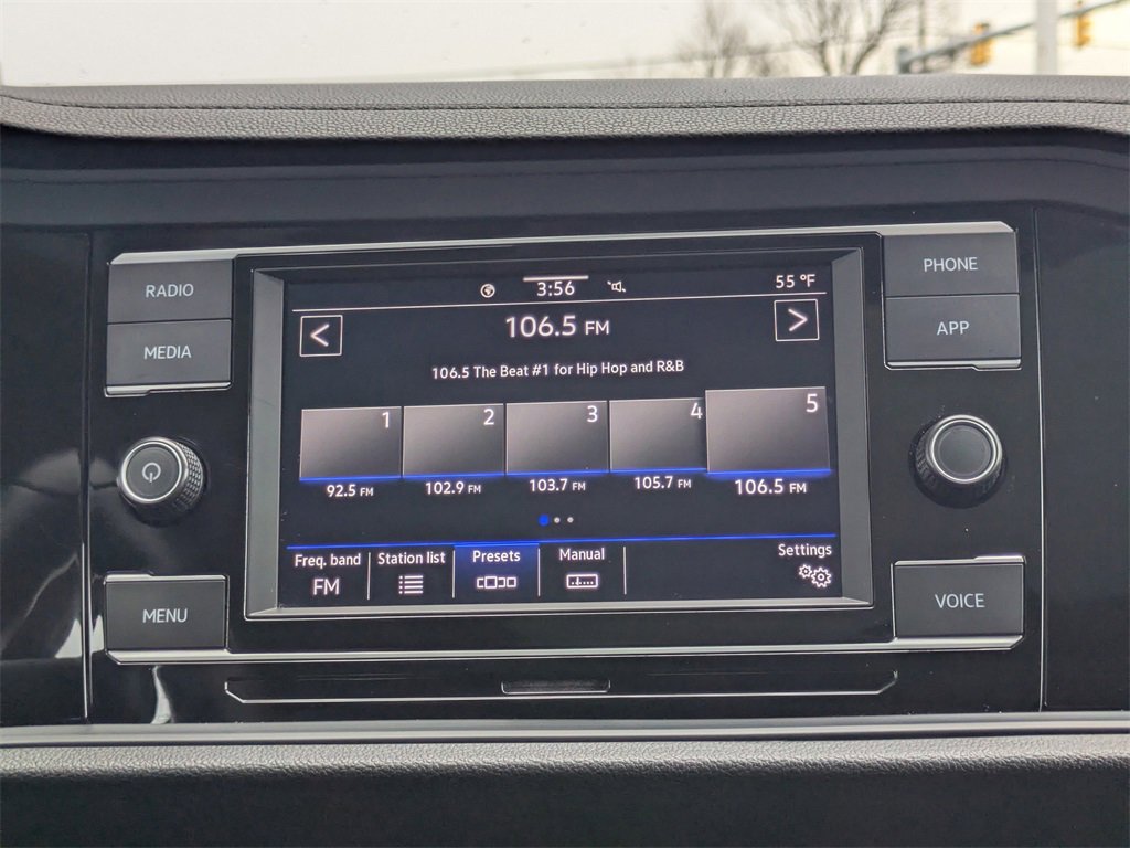 Used 2023 Volkswagen Jetta SE image 17