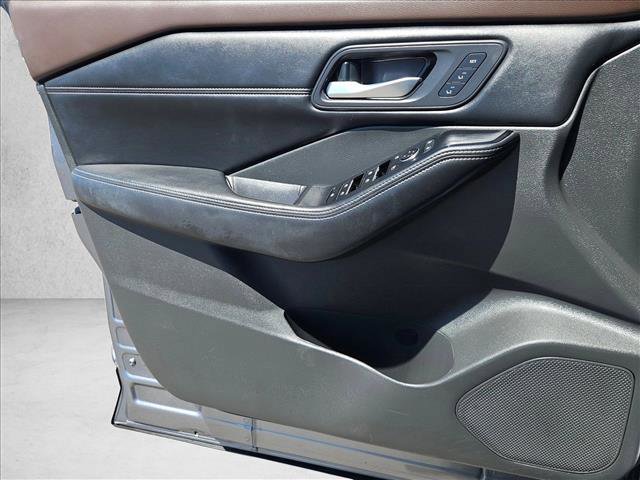 Used 2023 Nissan Rogue SL w/ SL Premium Package AWD/4WD image 11