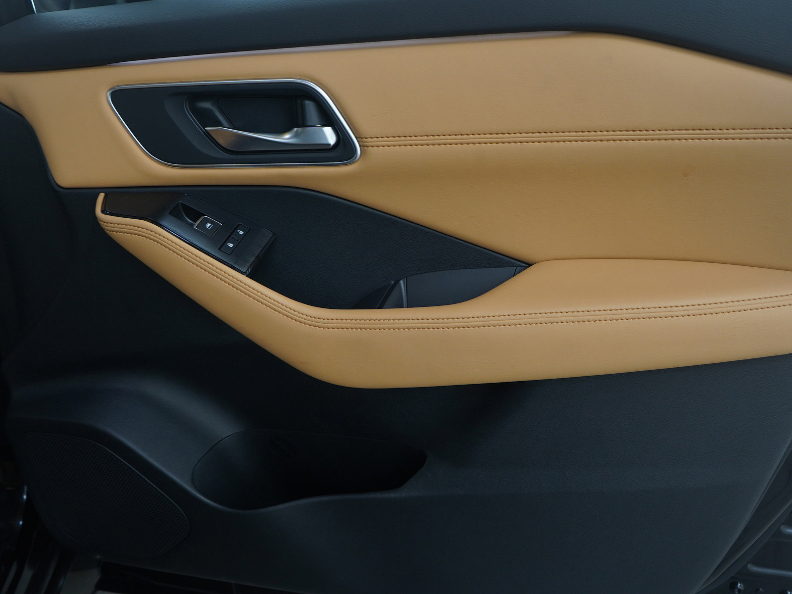 Used 2023 Nissan Rogue Platinum w/ Platinum Premium Package image 9