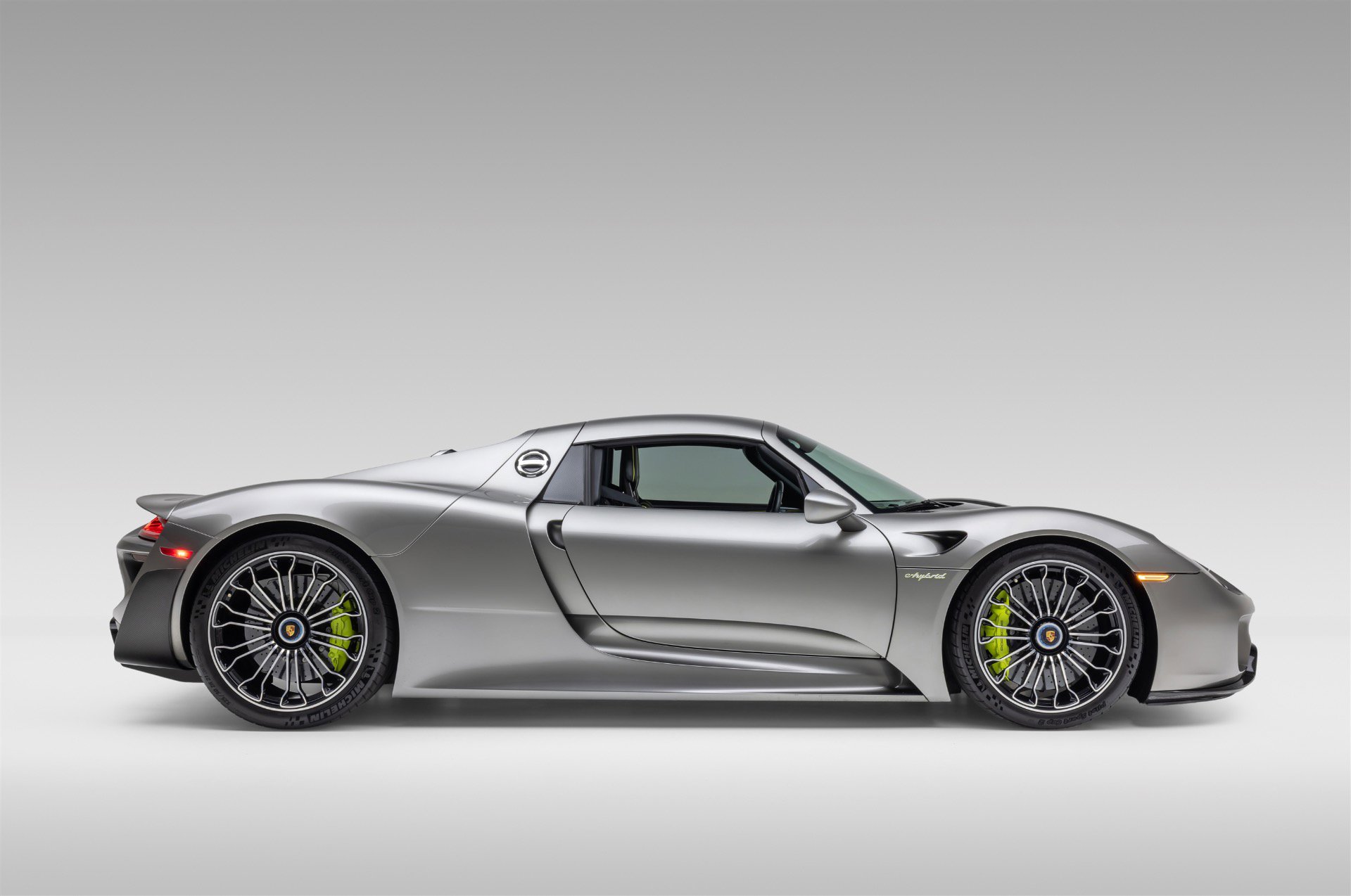 Used 2015 Porsche 918 Spyder AWD/4WD image 17