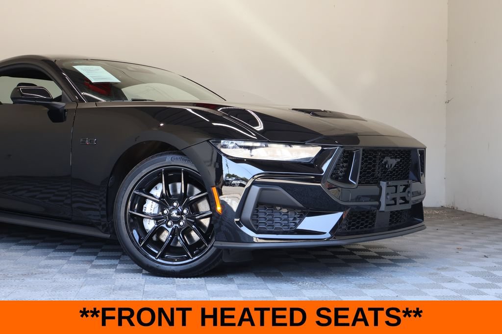Used 2025 Ford Mustang GT RWD image 3