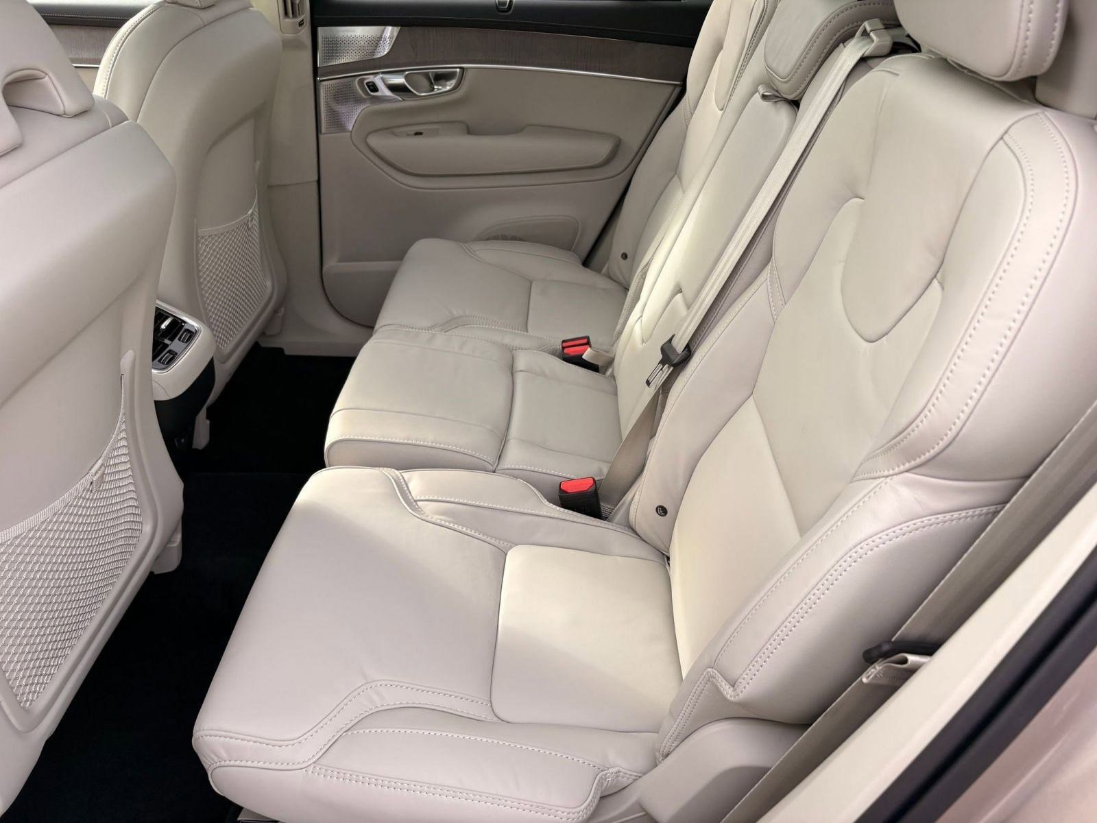New 2026 Volvo XC90 B6 Ultra w/ Lounge Package image 15