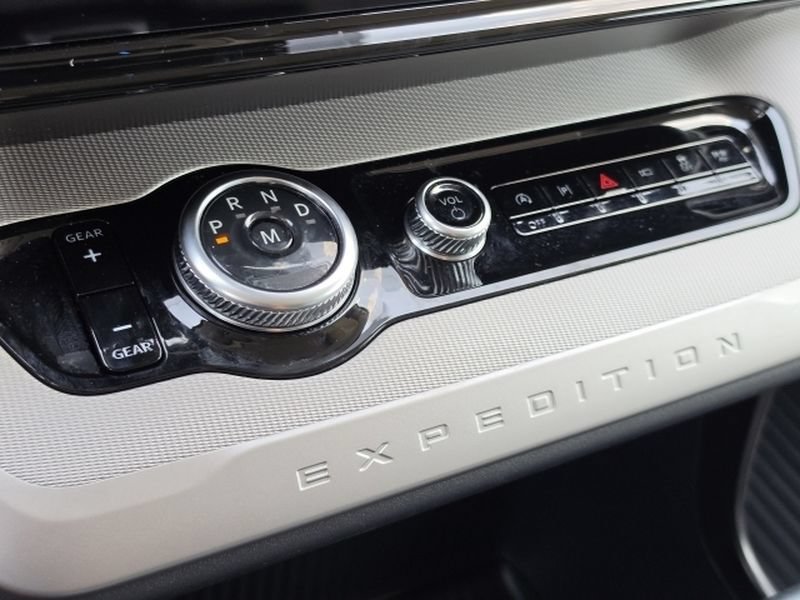 Certified 2025 Ford Expedition Active RWD image 28