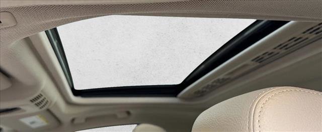 Used 2017 BMW 320i xDrive Sedan image 11