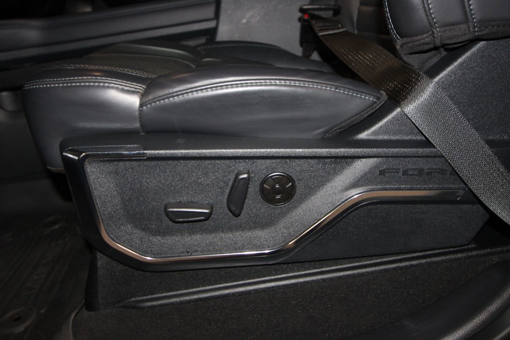 Used 2025 Ford F350 Platinum image 9