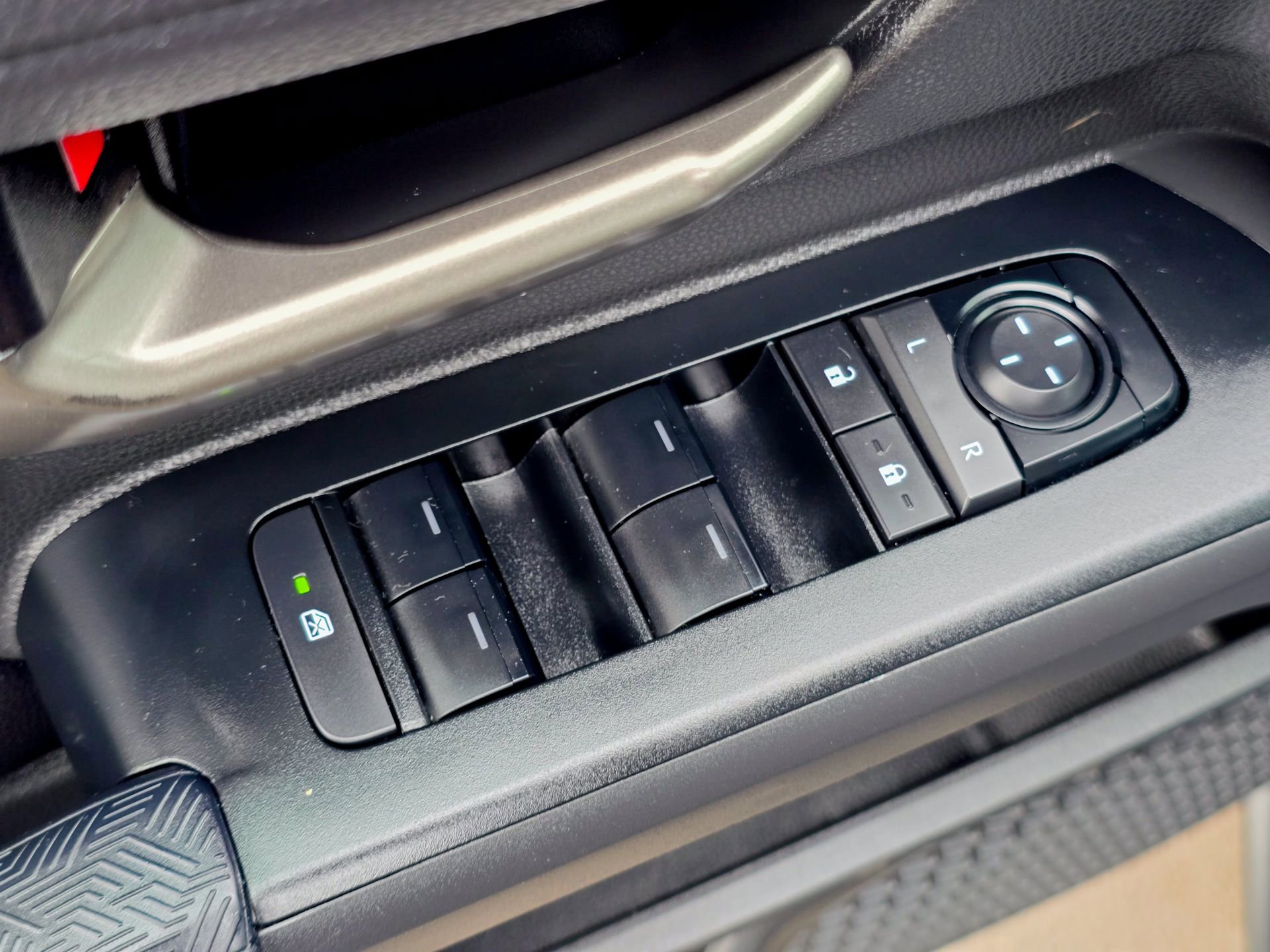 Used 2024 Toyota Tacoma TRD Off-Road image 24