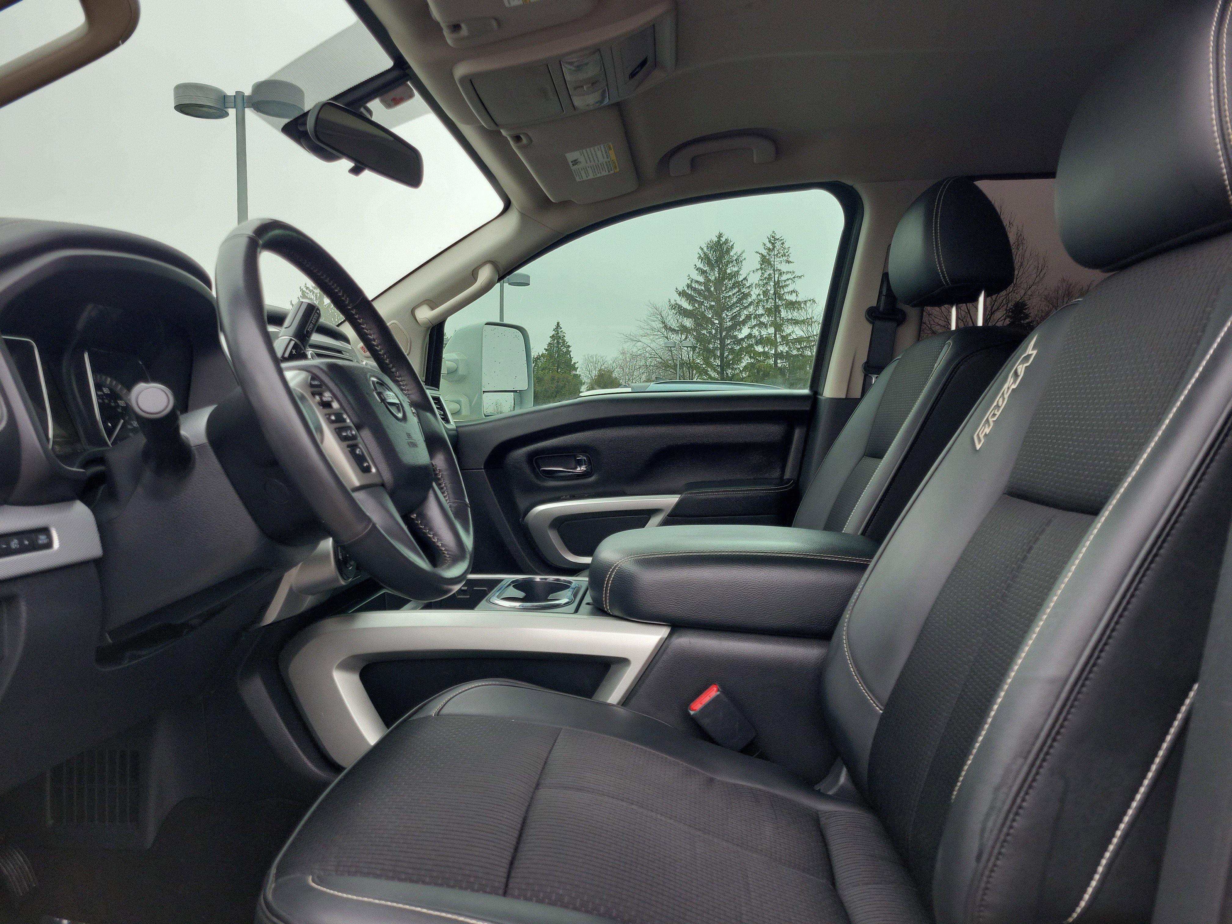Used 2018 Nissan Titan PRO-4X w/ Pro-4x Utility Package AWD/4WD image 15