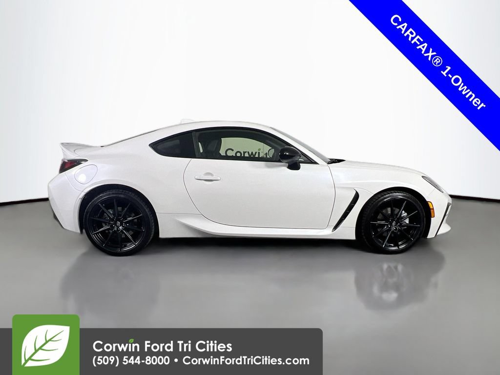 Used 2025 Toyota GR86 Premium w/ ALL Weather Mat Package (TMS) RWD image 18