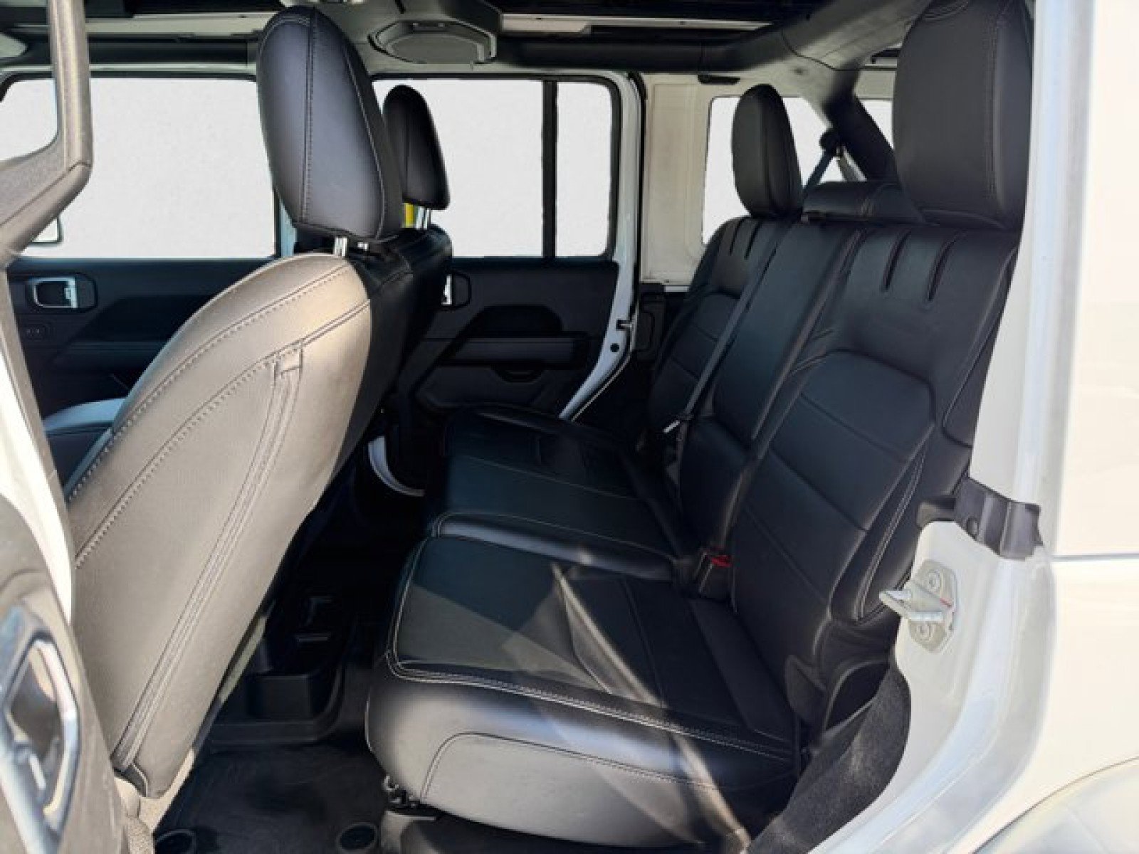 Used 2023 Jeep Wrangler Unlimited Sahara w/ Cold Weather Group image 17