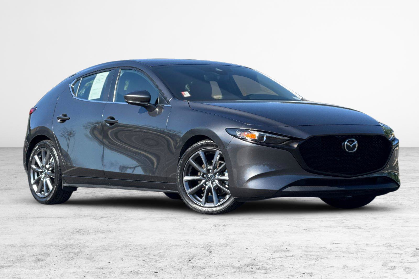 Used 2020 MAZDA MAZDA3 Preferred 4D Hatchback image 2