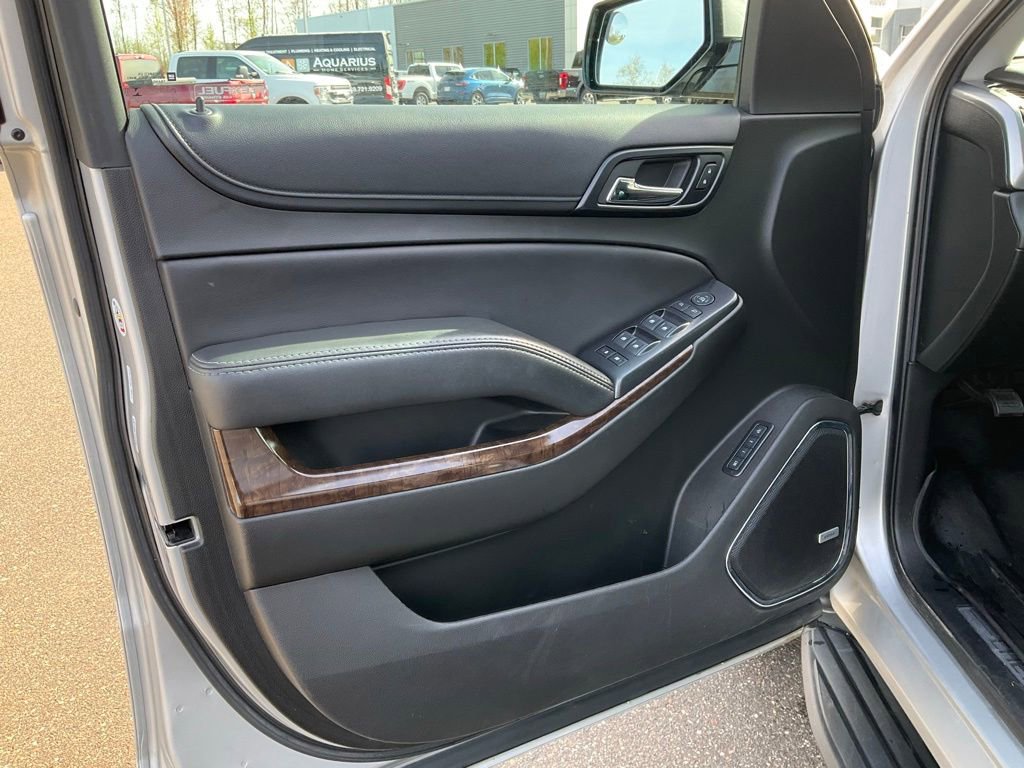 Used 2018 Chevrolet Suburban LT AWD/4WD image 18