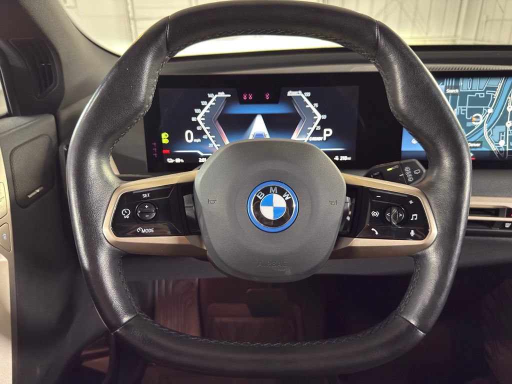 Used 2023 BMW iX xDrive50 w/ Sport Package AWD/4WD image 30