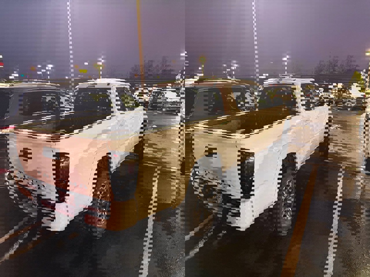 Used 2017 Toyota Tacoma TRD Sport w/ Tow Package image 9