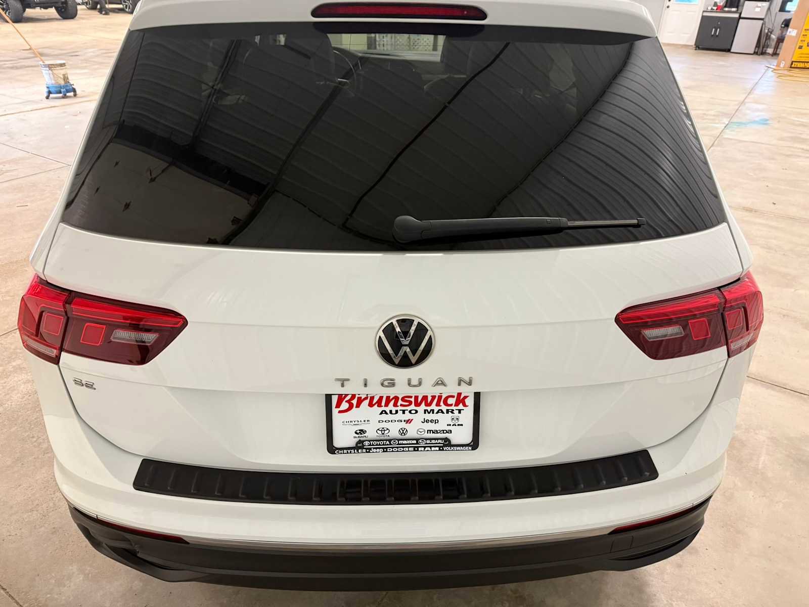 Certified 2022 Volkswagen Tiguan SE FWD image 16