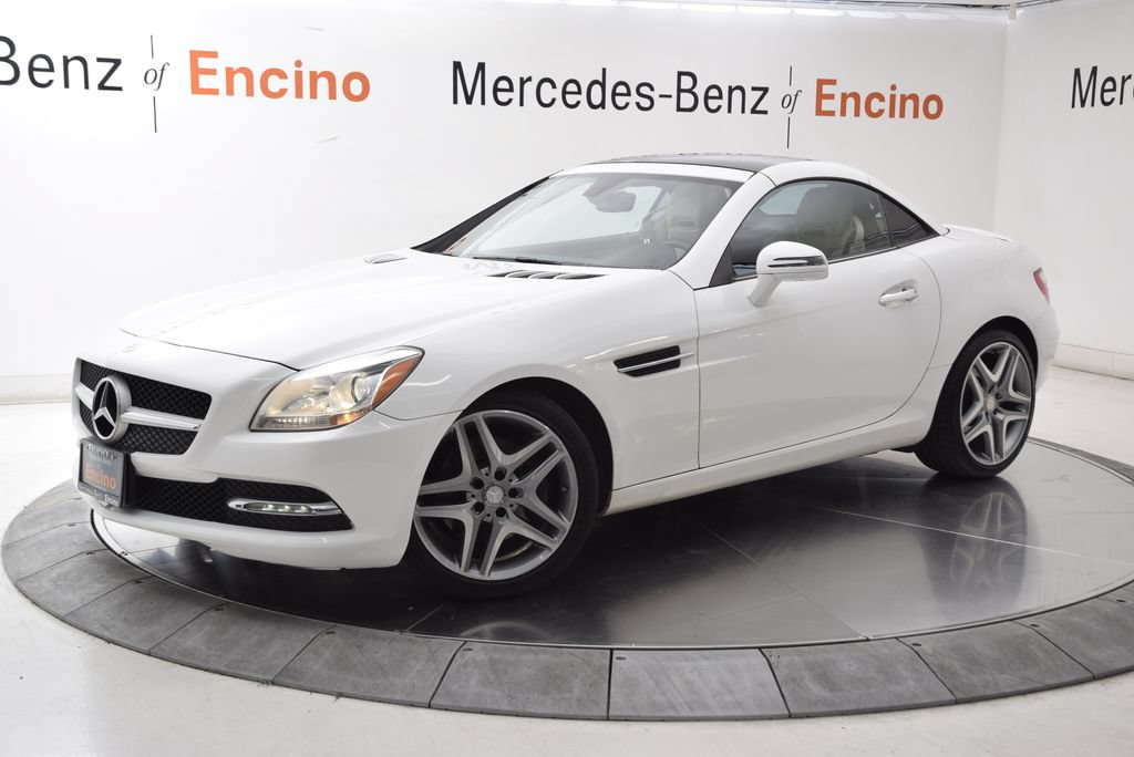 Used 2016 Mercedes-Benz SLK 300 image 2