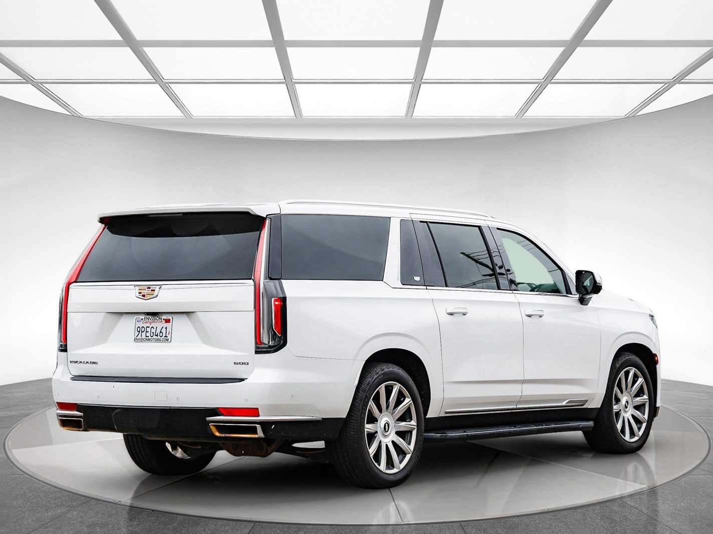 Used 2021 Cadillac Escalade ESV Premium Luxury Platinum image 3