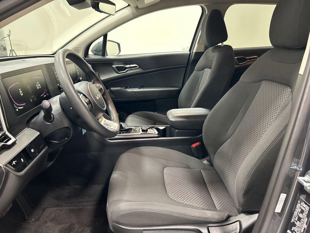 Used 2024 Kia Sportage LX image 11