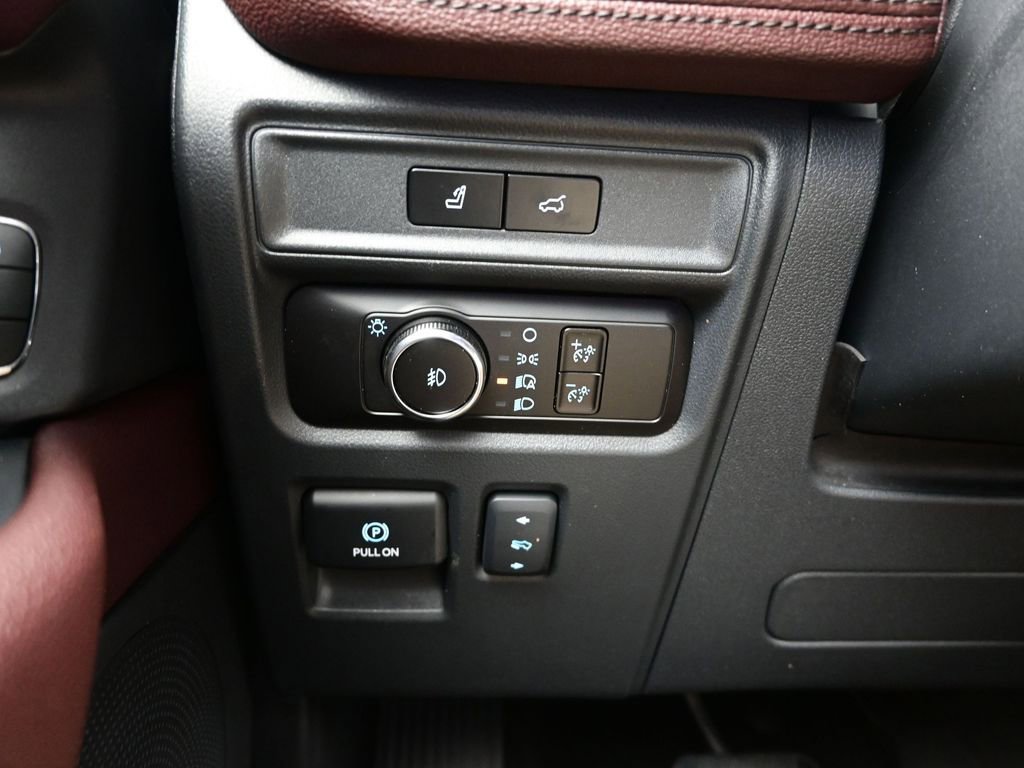 Used 2023 Ford Expedition Max Limited image 18