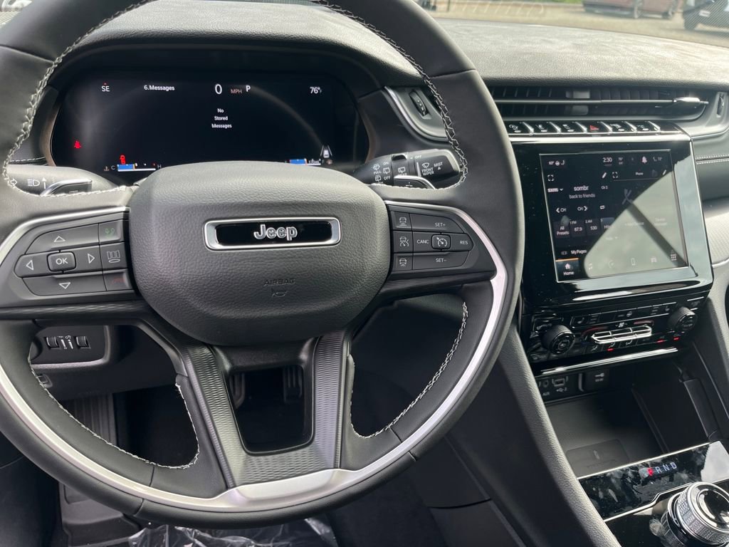 New 2025 Jeep Grand Cherokee Altitude image 18