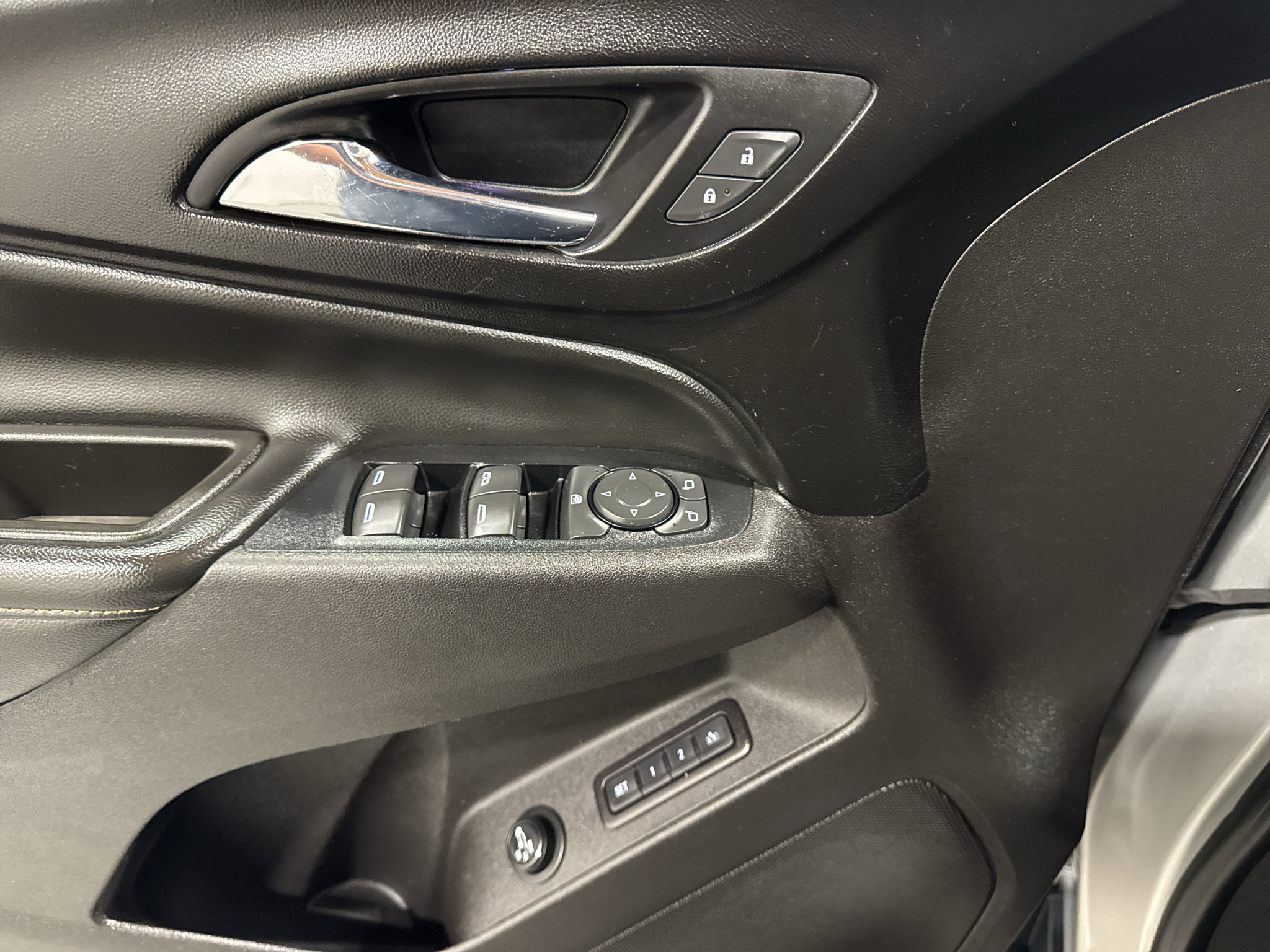 Certified 2018 Chevrolet Equinox Premier AWD/4WD image 28