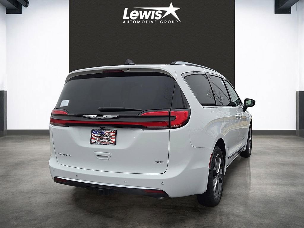 New 2026 Chrysler Pacifica Pinnacle w/ Trailer Tow Group image 4
