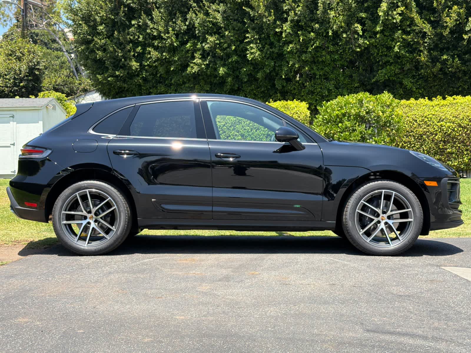 New 2026 Porsche Macan AWD/4WD image 9