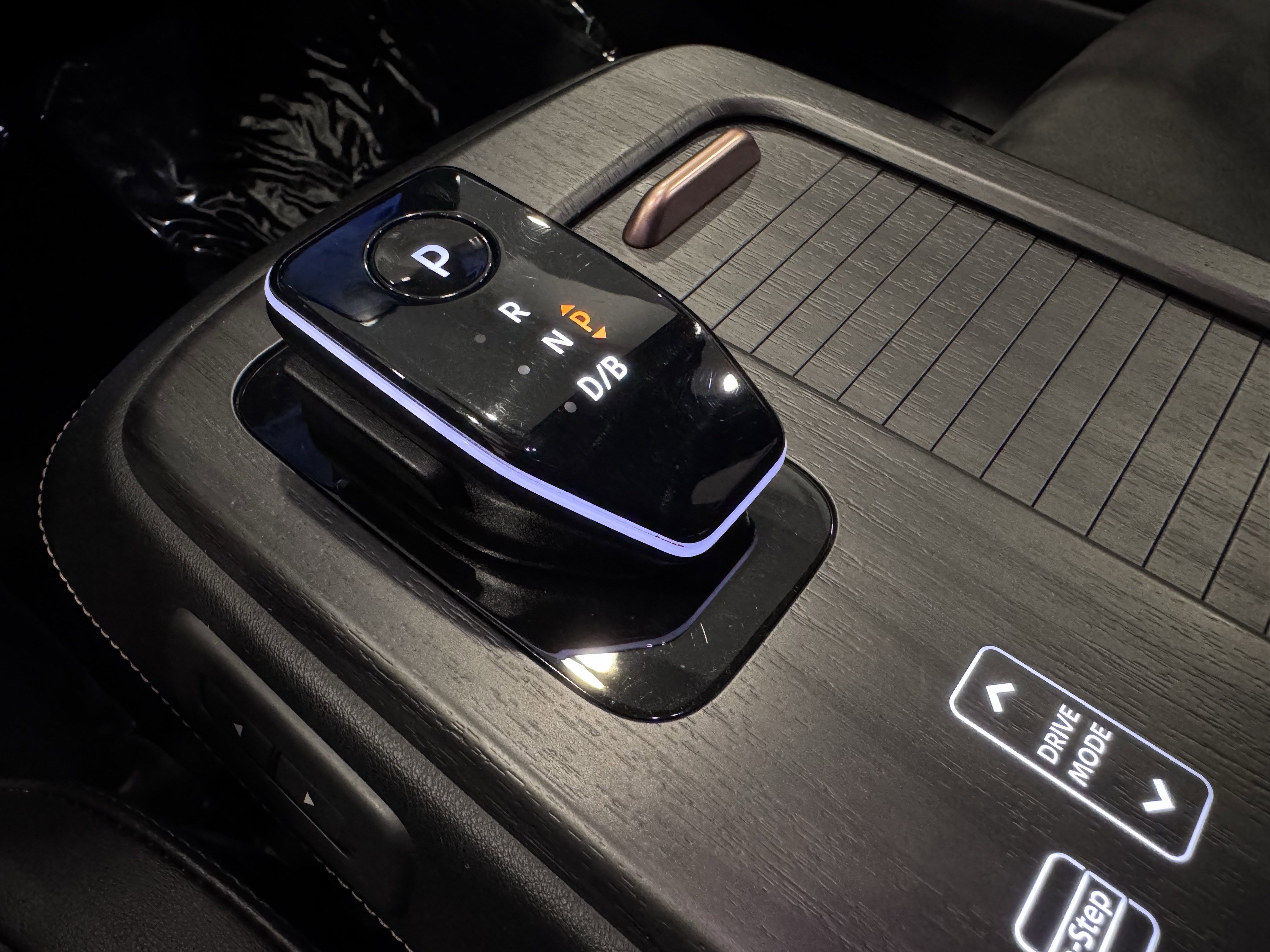 Used 2023 Nissan Ariya AWD image 19