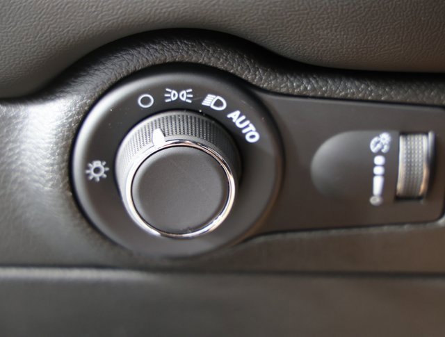 Used 2025 Dodge Durango R/T w/ Blacktop Package image 27