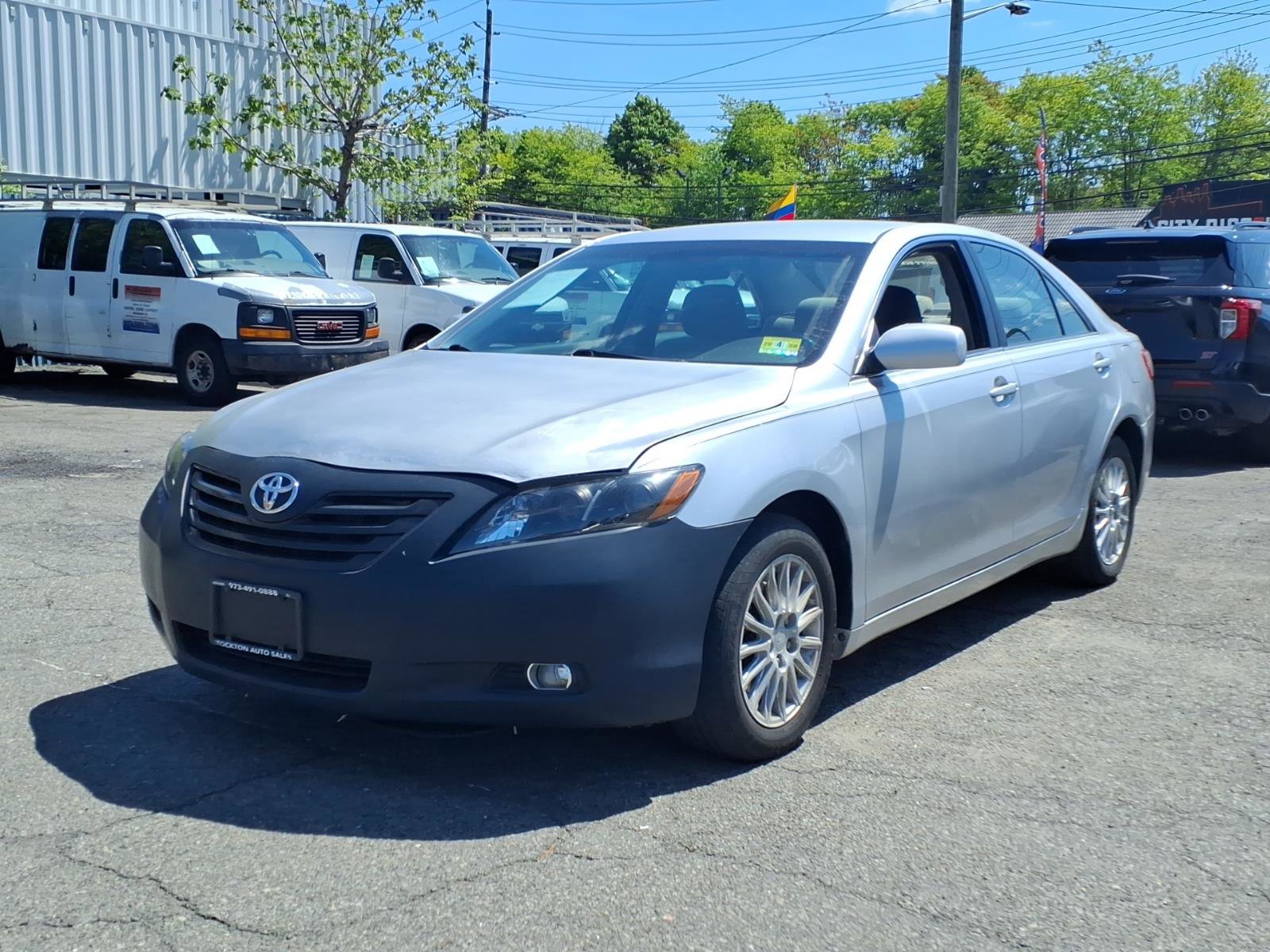 Used 2009 Toyota Camry LE FWD image 3