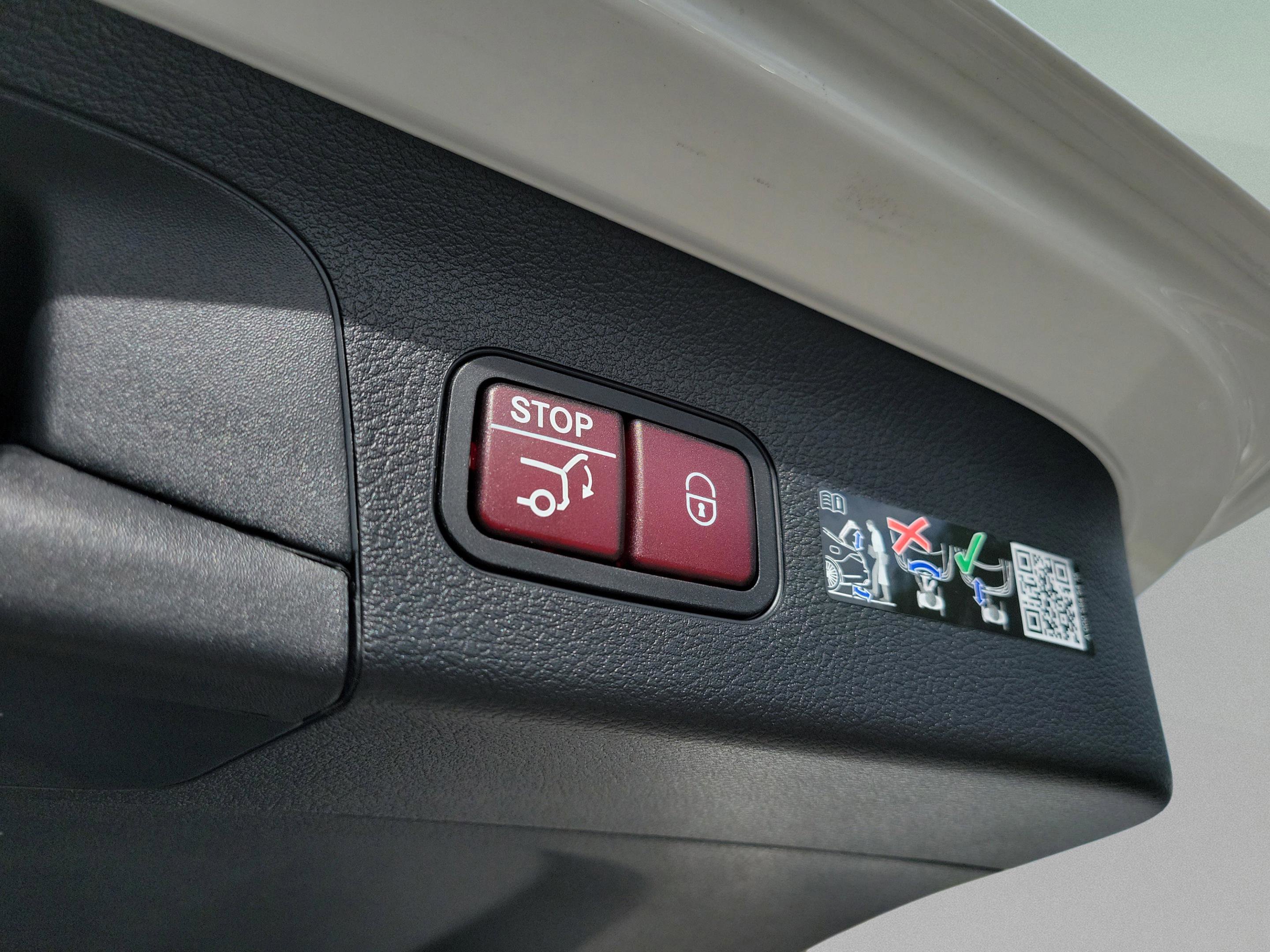 New 2026 Mercedes-Benz GLS 580 4MATIC image 6