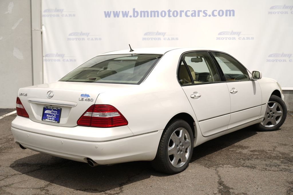 Used 2005 Lexus LS 430 RWD image 3