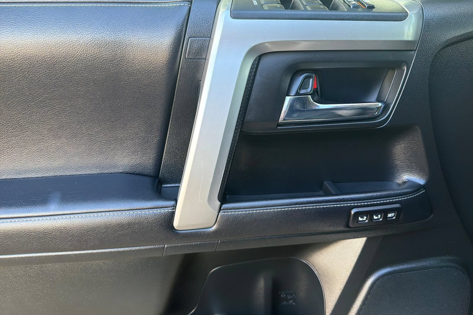 Used 2019 Toyota 4Runner Limited AWD/4WD image 13