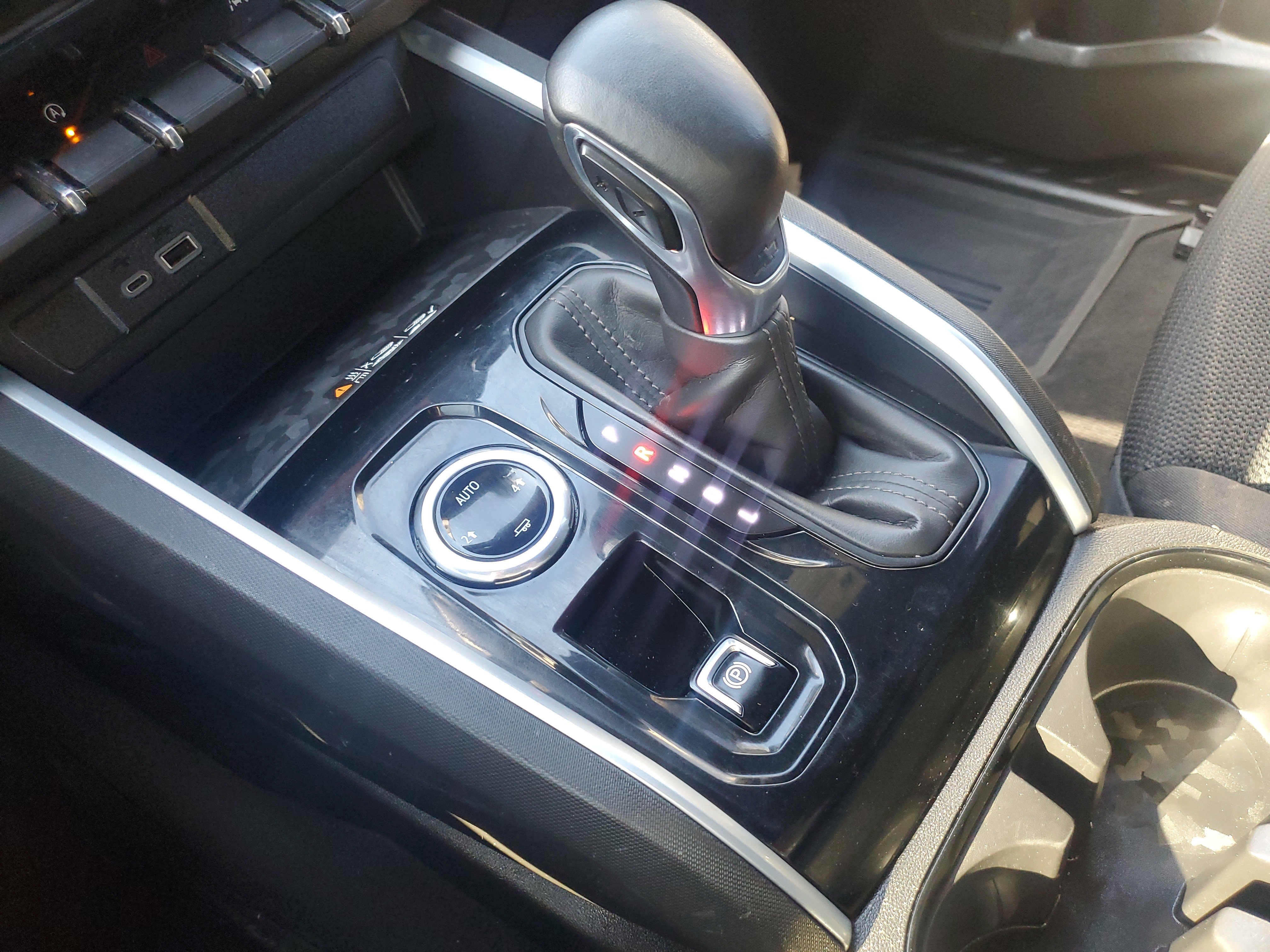 Used 2023 Chevrolet Colorado LT w/ LT Convenience Package II image 30