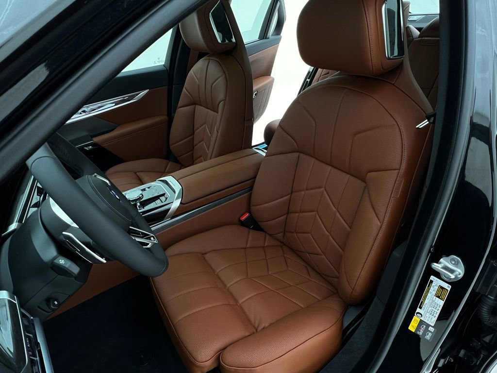 New 2026 BMW 750e xDrive w/ Executive Package image 8