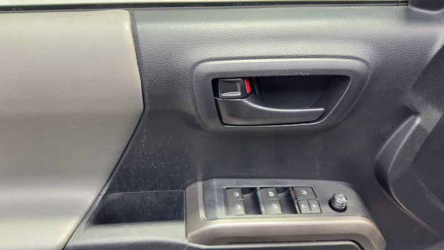 Used 2020 Toyota Tacoma SR5 RWD image 20