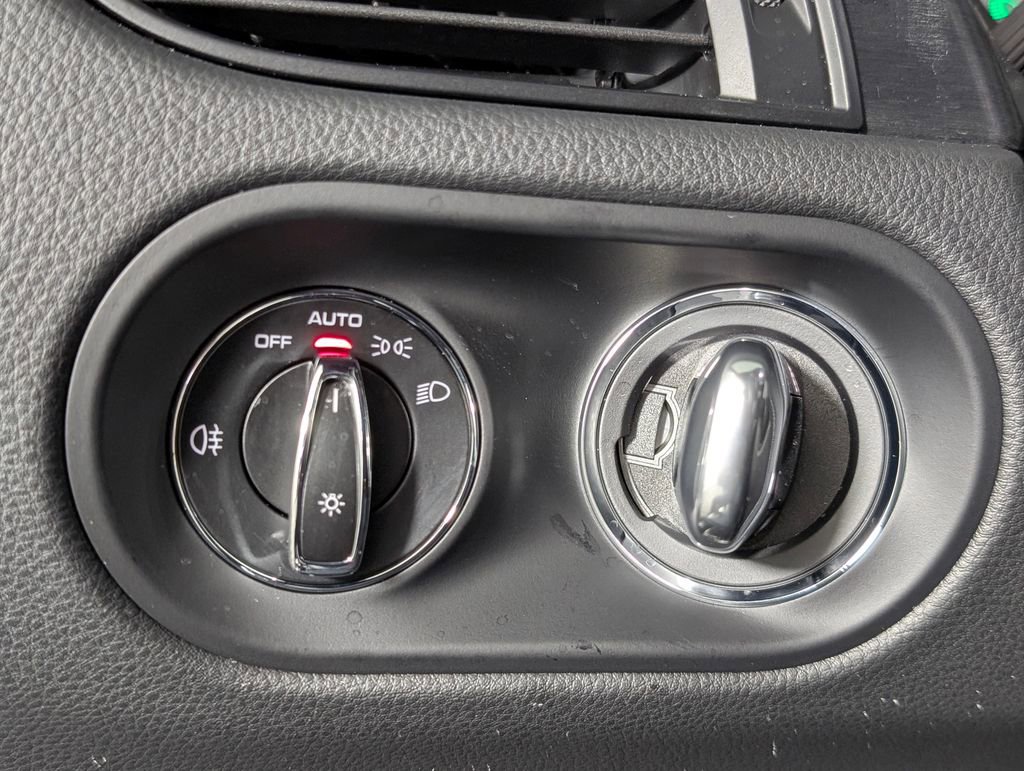 New 2026 Porsche Macan GTS image 35